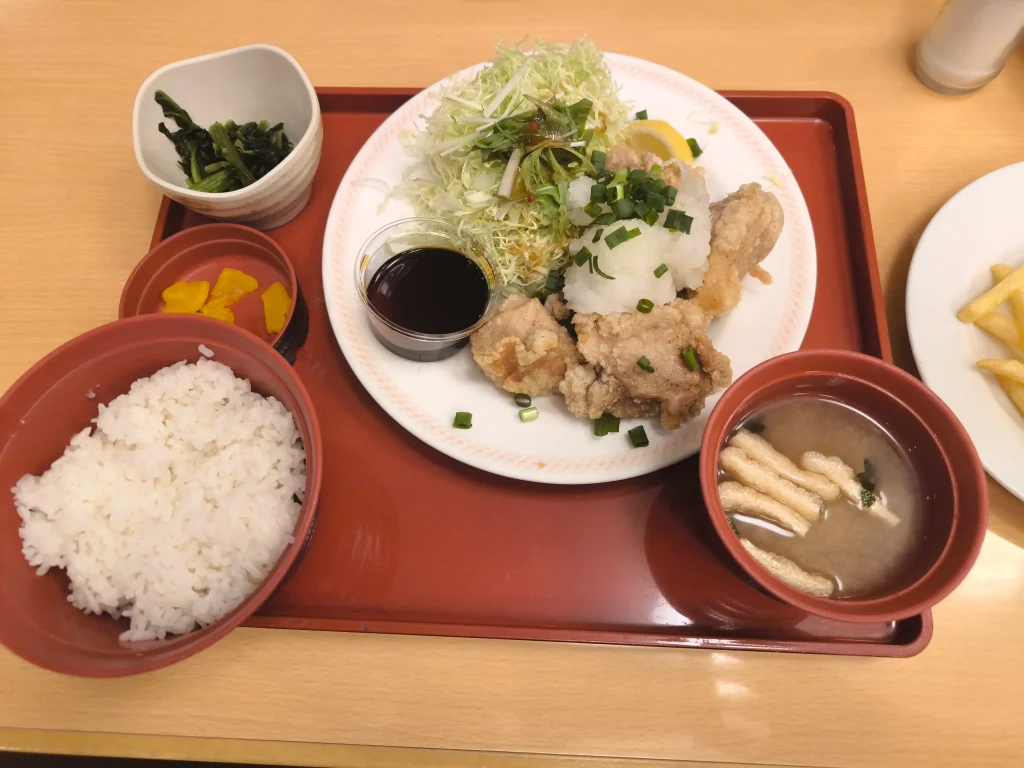 Joyfulのおろし唐揚げ定食(実際のメニュー名と違うかも)