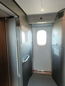 東海道新幹線・デッキ