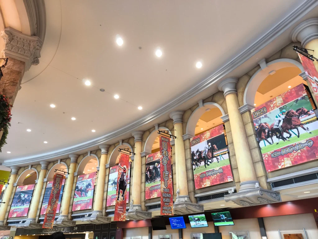 東京競馬場3階のダービー装飾